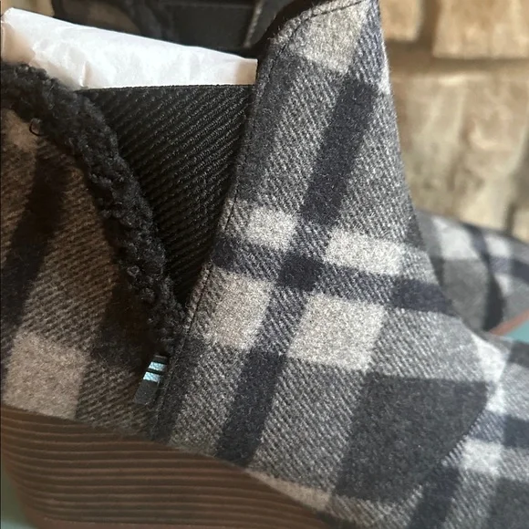 NWT TOMS Women's Checkered Ankle Booties - Black and Gray - Picture 2 of 7